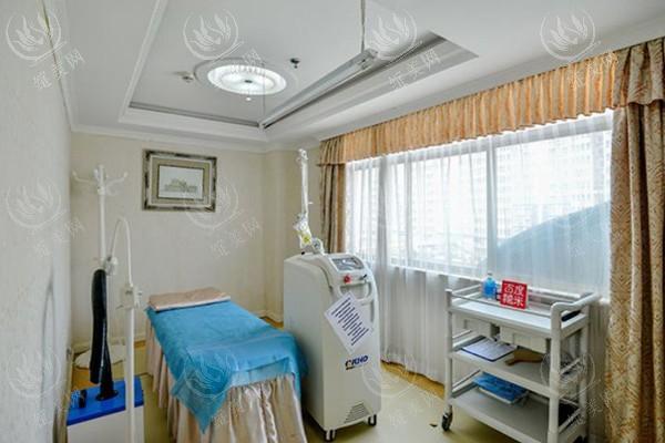网友问深圳美加美医疗美容门诊部收费高不高？查实价格亲民且无隐形消费