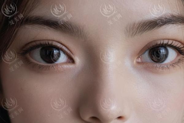 浓妆和淡妆的区别在哪里？妆容层次是关键