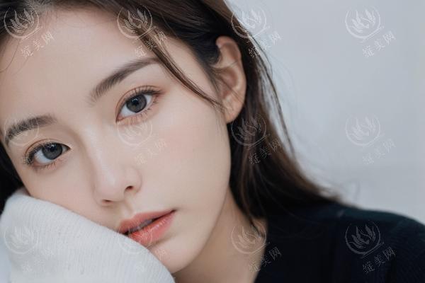 安庆现代医美医院医学美容科口碑为啥这么好？本地人推荐：全切双眼皮+开眼角效果佳，术后跟踪服务到位！